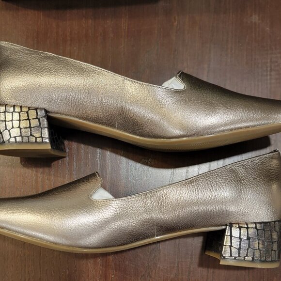 Ann Klein Akkimbra Metallic Taupe Pumps - sz8 NWT - Picture 2 of 3